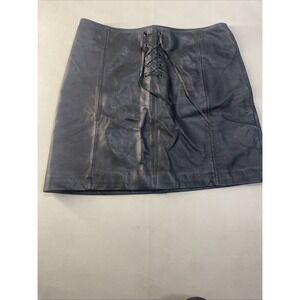 black leather item from the Wilsons Leather Maxima line